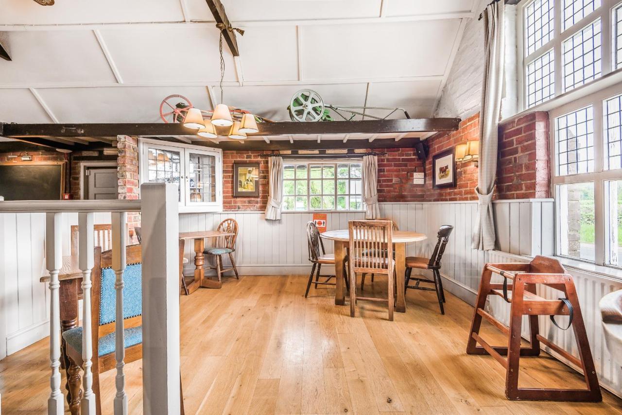 The Walhampton Arms Bed & Breakfast Lymington Dış mekan fotoğraf